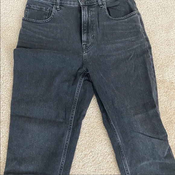 Everlane Cheeky Jean in Black - Picture 4 of 7